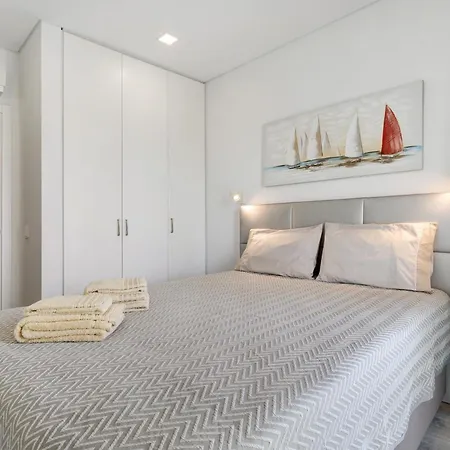 Casa Dos Terracos T3 1º * סאו מרטיניו דו פורטו