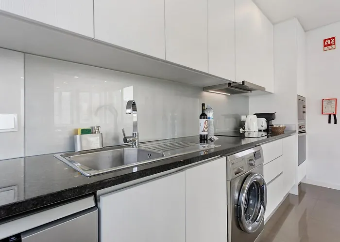 Casa Dos Terracos T3 1º * סאו מרטיניו דו פורטו